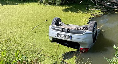 Drenaj kuyusundaki otomobilden 2 cansız beden çıkarıldı