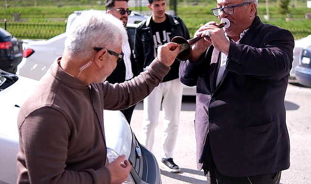 Düğünün yıldızı 'zurnacı' oldu