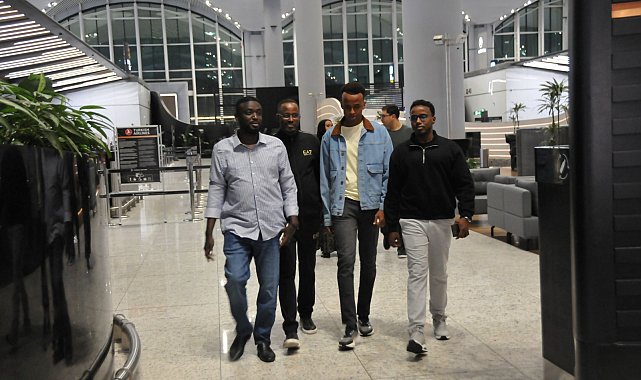 Dünya Kupası için ABD'ye girişine izin verilmeyen Somalili hakem ülkesine döndü
