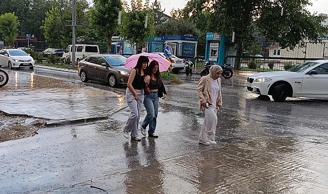 Edirne ve Kırklareli'de sağanak etkili oldu