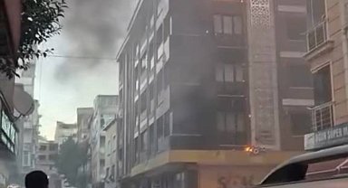 Esenler'de 4 katlı binada çıkan yangın söndürüldü