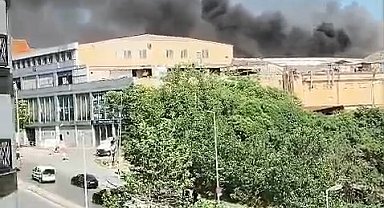 Esenyurt'ta fabrikada yangın -1