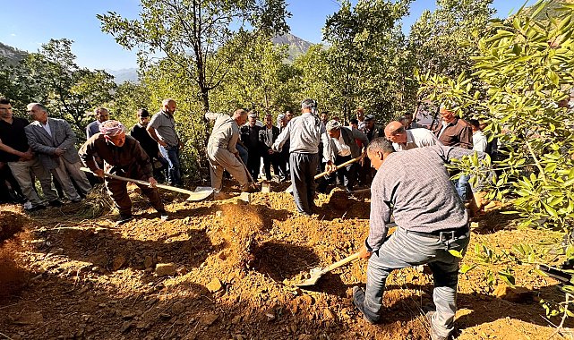 Eşi tarafından öldürülen kadın ile 2 kardeşi ve annesi yan yana toprağa verildi