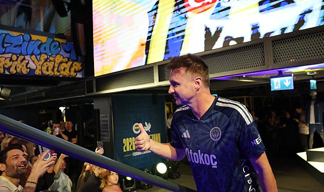 Fenerbahçe, 120'nci yıla özel yeni sezon formalarını tanıttı