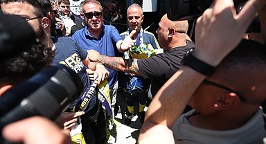 Fenerbahçe'ye Düzce'de coşkulu karşılama Fotoğraf eklendi