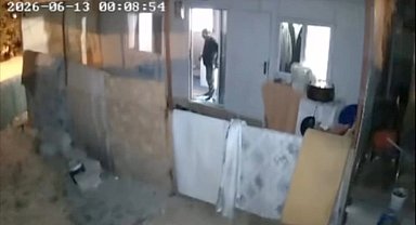 Gaziantep'te 4.6 büyüklüğündeki deprem anı kamerada