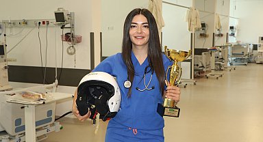 Hem diyaliz hemşiresi hem ralli pilotu