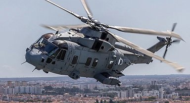 İngiltere'de askeri helikopter düştü: 3 ölü