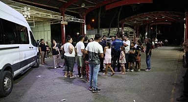 İzmir'de evde çıkan kavgada 9 yerinden bıçaklanarak ağır yaralandı