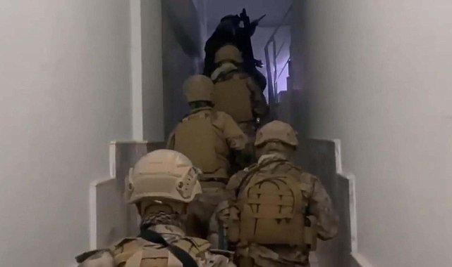 İzmir'de FETÖ operasyonu: 78 kişiye gözaltı kararı