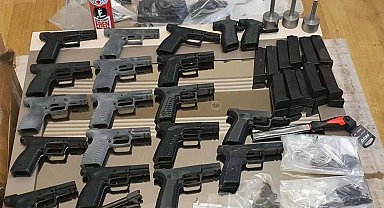 İzmir'de suç örgütlerine yönelik operasyon; 10 tutuklama