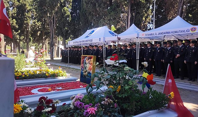 Jandarma Genel Komutanlığı'nın 187'nci yıl dönümünde Edirnekapı Şehitliği'nde anma töreni