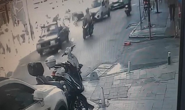 Kağıthane'de hatalı sollama kazası kamerada