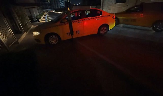 Karaköy'de ABD'li yayıncıyı taksimetresiz götüren taksi şoförü tutuklandı Ek bilgi