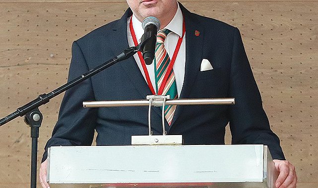 Karşıyaka'da Ergüllü sert çıktı, Tusder birleştiricilik mesajı verdi