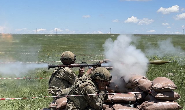 Karsta 'Çelik-2026 Bölük Timi Atışlı Arazi Tatbikatı' ile 'KBRN-2026 Tatbikatı' gerçekleştirildi