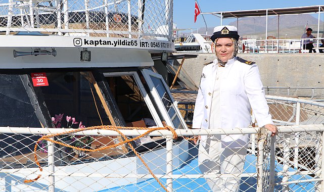 Kayınpederinden ilham aldı, Van Gölü'nün tek kadın kaptanı oldu