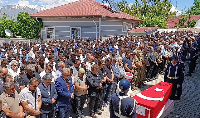 Kazada hayatını kaybeden uzman çavuş, son yolculuğuna uğurlandı
