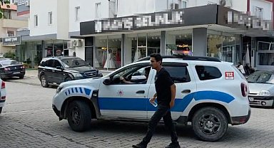 Kimliğini unutan genç, polisin yardımına rağmen 2 dakika gecikince sınava alınmadı