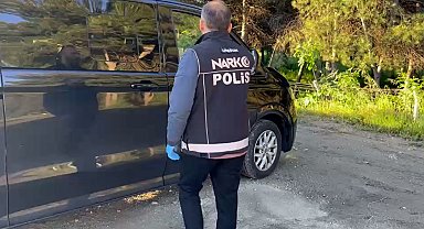 Kiralık araçta 225 bin sentetik hap ele geçirildi; 3 gözaltı