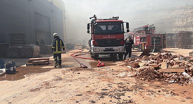 Kütahya'da çömlek üretim fabrikasında yangın