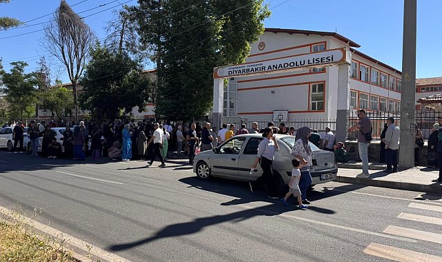LGS'de yanlış okula giden öğrenciler için polis seferber oldu
