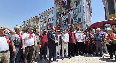 Malatya'da CHP'nin yeni il yönetimi, kapıyı çilingire açtırarak içeri girdi