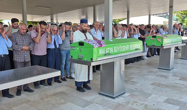 Malatya'da öldürülen anne-kız toprağa verildi