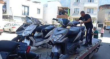 Manisa'da çalınan 6 motosiklet 90 güvenlik kamerası incelenerek bulundu: 3 gözaltı