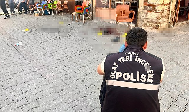 Manisa'da pompalı tüfekli saldırıda 2 kişi yaralandı; o anlar kamerada