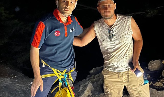 Manzara izlemek isterken mahsur kaldı, 8 saatlik operasyonla kurtarıldı