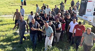 Minibüs ile kamyon çarpıştı: 2 ölü, 3 yaralı