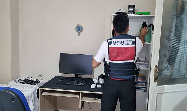 MİT kredi kartı şebekesini çökertti: 3 gözaltı
