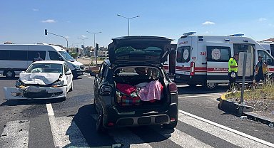 Nevşehir'de otomobiller çarpıştı: 7 yaralı