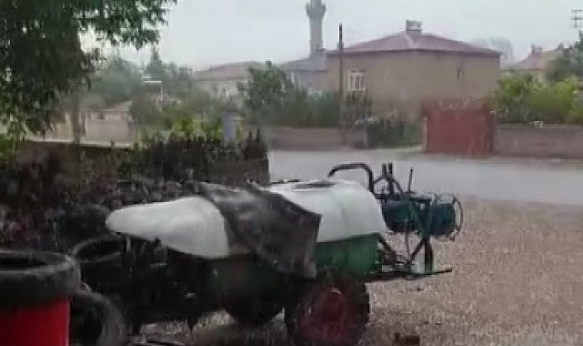 Niğde'de dolu yağışı etkili oldu