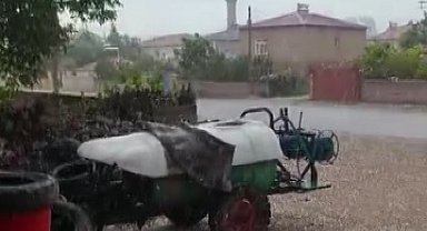 Niğde'de dolu yağışı etkili oldu