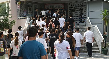 Öğrenciler LGS'de terledi, aileleri piknik havasında çocuklarını bekledi