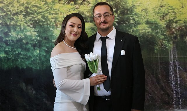 Öğretmen çiftin nikah töreni okul bahçesinde yapıldı