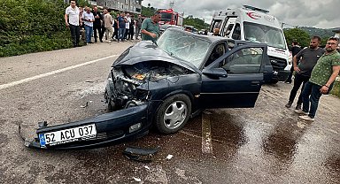 Ordu'da iki otomobil çarpıştı: 5 yaralı