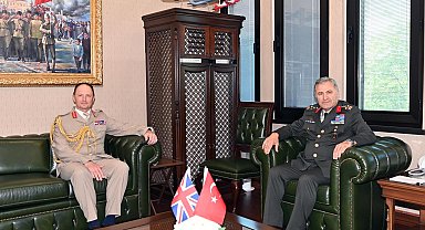 Orgeneral Tokel, İngiliz mevkidaşı Orgeneral Walker'ı kabul etti