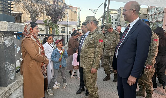 Orgeneral Tokel, Yüksekova'da esnafı ziyaret etti