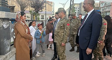 Orgeneral Tokel, Yüksekova'da esnafı ziyaret etti