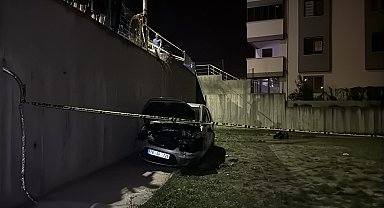 Otomobil, 4 metre yükseklikten apartman bahçesine düştü: 1 yaralı