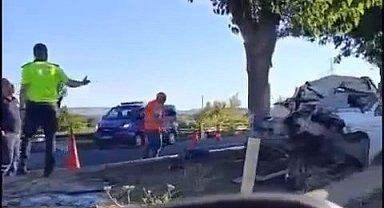 Otomobil refüje çarptı: 1 ölü, 1 yaralı