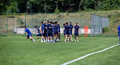 Özbekistan Süper Lig takımı yeni sezon hazırlıklarına Bolu'da başladı