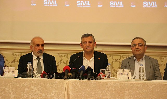Özgür Özel: Kayyımdan sonra binaları geride bıraktık, yürüyoruz