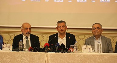 Özgür Özel: Kayyımdan sonra binaları geride bıraktık, yürüyoruz