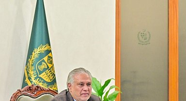 Pakistan Dışişleri Bakanı Dar, Mısırlı mevkidaşı Abdulati ile telefonda görüştü
