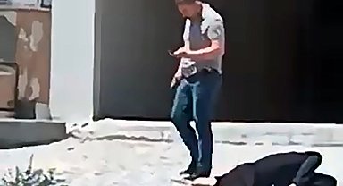 Para isteyen oğlunu çıkan tartışmada öldürdü, cesedinin başında polisi bekledi
