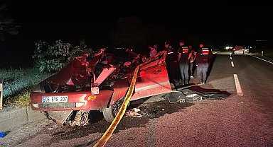 Patates yüklü TIR'a arkadan çarpan otomobilin sürücüsü öldü